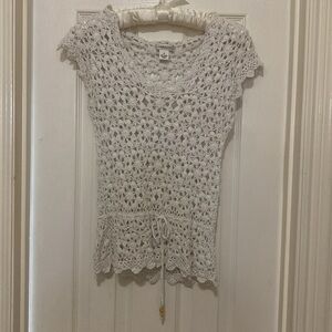 GORGEOUS LINEN and COTTON CROCHETED LACE TOP;Classic White;Tie waist;Like New